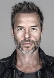 Guy Pearce